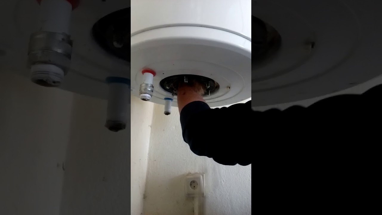 Cómo desmontar la puerta del horno para limpiarla y mantener su funcionamiento